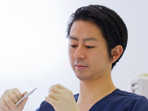 ワイヤーやスーパーボンドなど 痛みを軽減させる取り組み
