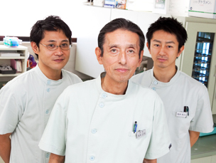 父の矯正治療を受けたことがきっかけで、矯正歯科医を目指しました。